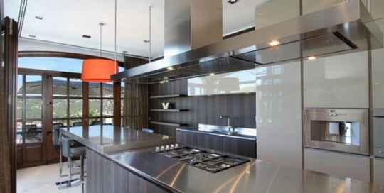 Stainless steel modern kitchen cabinets and kitchen design