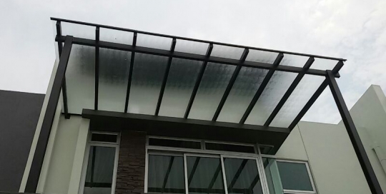 5mm polycarbonate solid panel balcony skylight with one and a half inches hollow mild steel frames and four inches hollow support bar